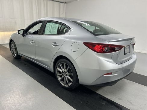 Used 2018 MAZDA MAZDA3 Touring image 7