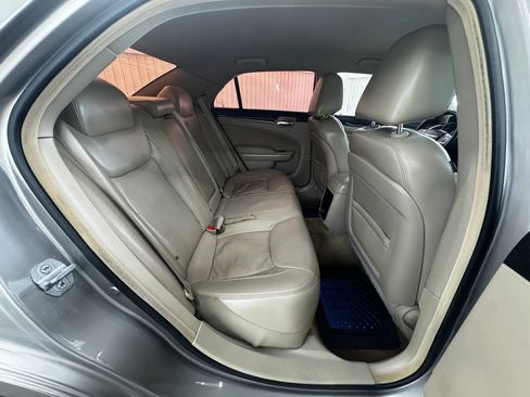 Used 2014 Chrysler 300 image 12