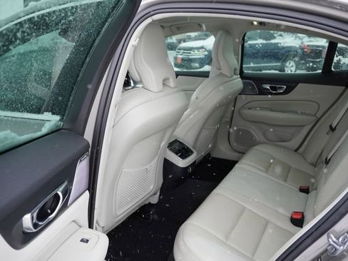 Used 2019 Volvo S60 T6 Inscription image 17