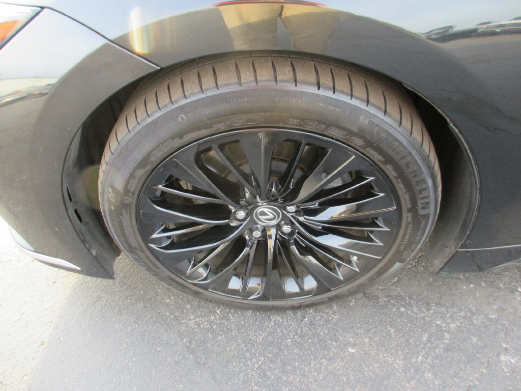 Used 2022 Lexus LS 500 w/ Interior Upgrade Package RWD image 14