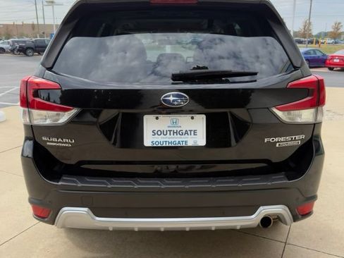 Used 2023 Subaru Forester Touring AWD/4WD image 4