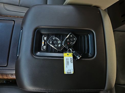 Used 2018 Chevrolet Tahoe Premier image 40