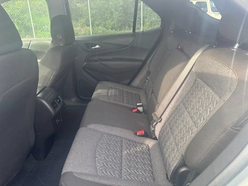 Used 2023 Chevrolet Equinox LT FWD image 9