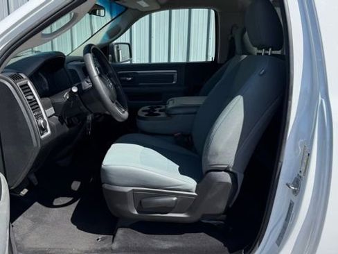 Used 2018 RAM 1500 Express RWD image 15