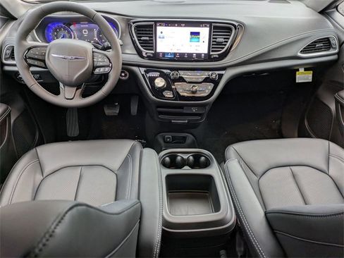 New 2026 Chrysler Pacifica Select image 22