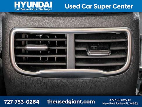 Used 2023 Hyundai Santa Fe SEL FWD image 16