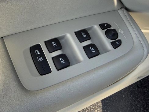 Used 2024 Volvo XC60 B5 Plus w/ Protection Package Premier image 16