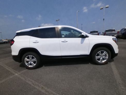 Used 2024 GMC Terrain SLE AWD/4WD image 5