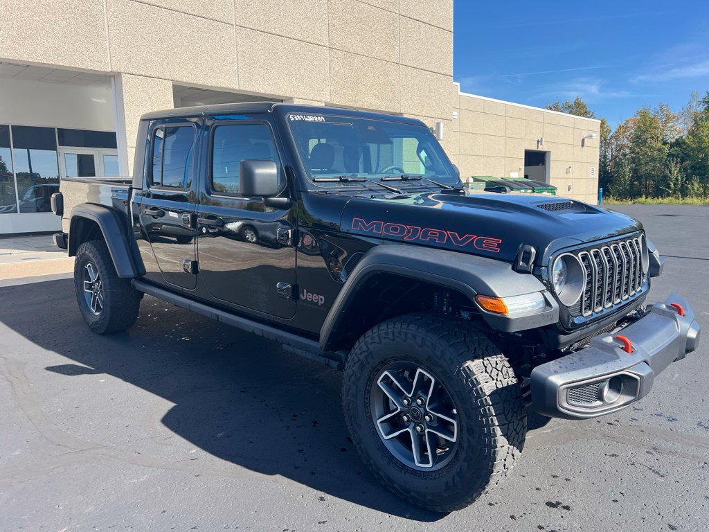 Used 2026 Jeep Gladiator Mojave AWD/4WD image 3