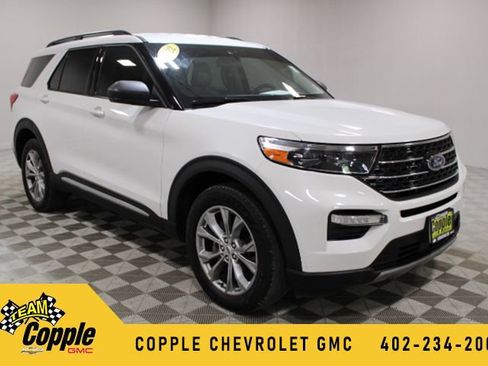 Used 2022 Ford Explorer XLT w/ Equipment Group 202A image 1