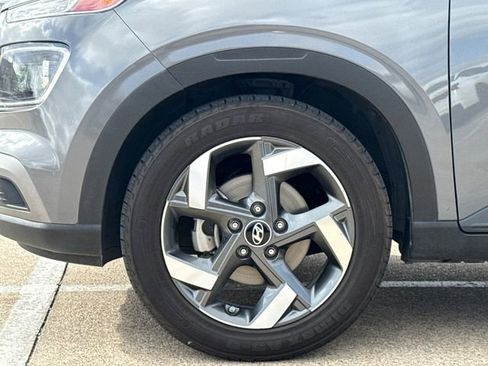 Used 2020 Hyundai Venue SEL w/ Convenience + Premium Package image 6