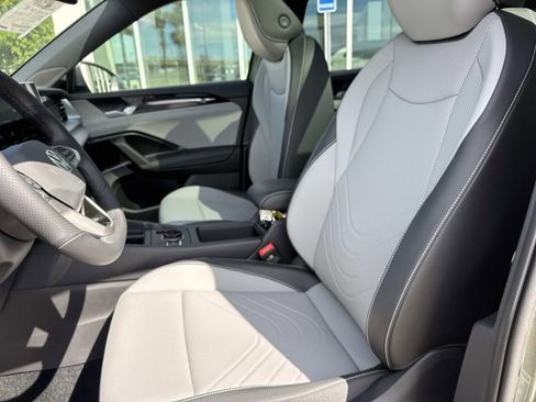 New 2026 Volkswagen Tiguan SE R-Line FWD image 9