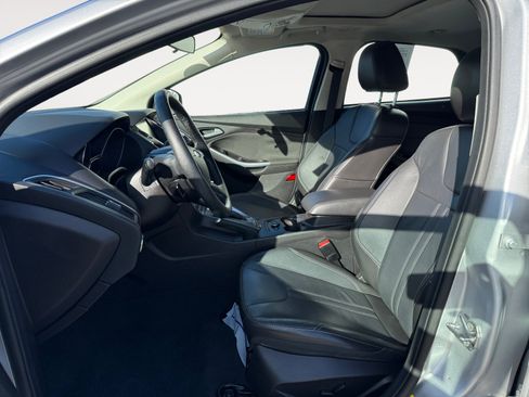 Used 2014 Ford Focus Titanium FWD image 10