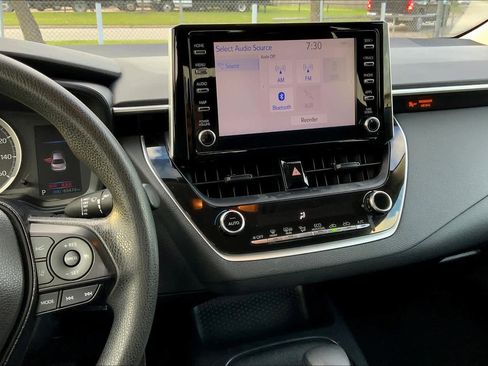 Used 2020 Toyota Corolla LE FWD image 6
