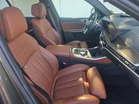 Used 2024 BMW X5 xDrive40i w/ M Sport Package AWD/4WD image 28