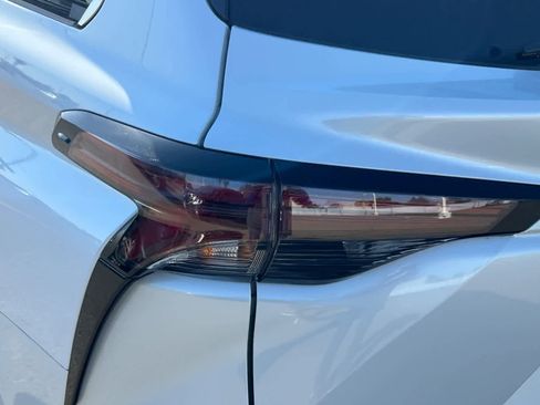 Used 2025 Toyota Sienna XLE FWD image 20