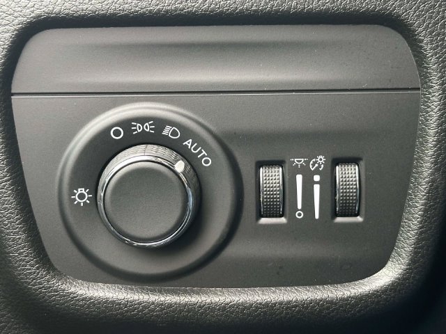 Certified 2025 Jeep Grand Cherokee Laredo X w/ Luxury Tech Group I AWD/4WD image 27