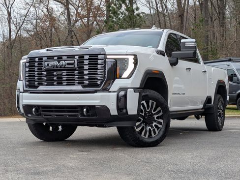 Used 2024 GMC Sierra 2500 Denali Ultimate w/ Max Trailering Package image 4