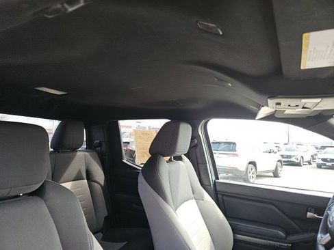 Used 2025 Toyota Tacoma TRD Off-Road image 13