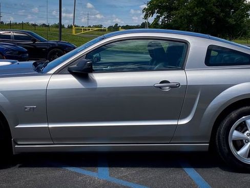 Used 2008 Ford Mustang GT RWD image 6