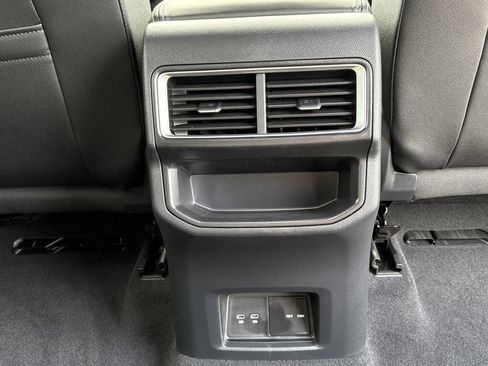 New 2026 Volkswagen Atlas Cross Sport SE image 30