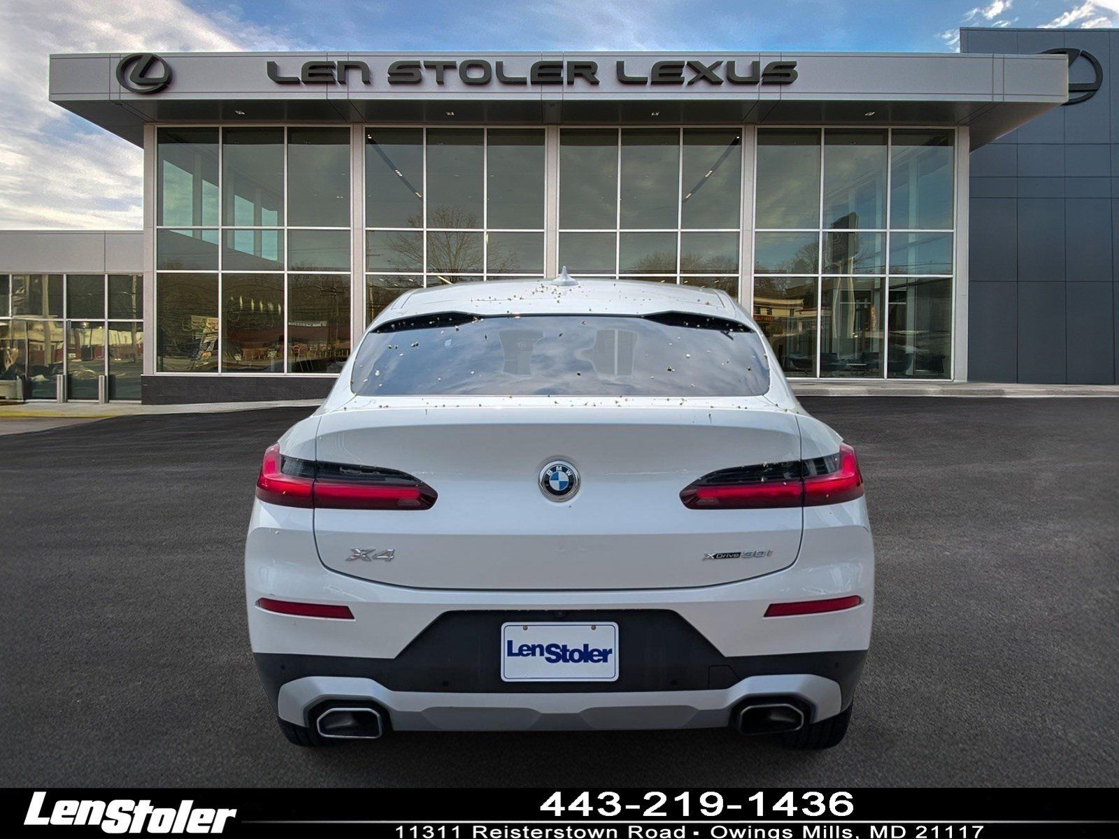 Used 2024 BMW X4 xDrive30i w/ Parking Assistance Package AWD/4WD image 4