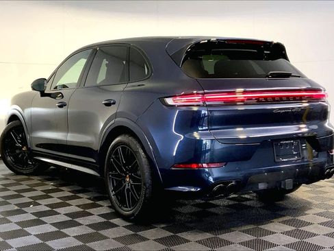 Used 2025 Porsche Cayenne GTS image 3