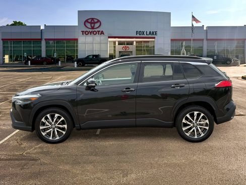 Used 2024 Toyota Corolla Cross XLE AWD/4WD image 2