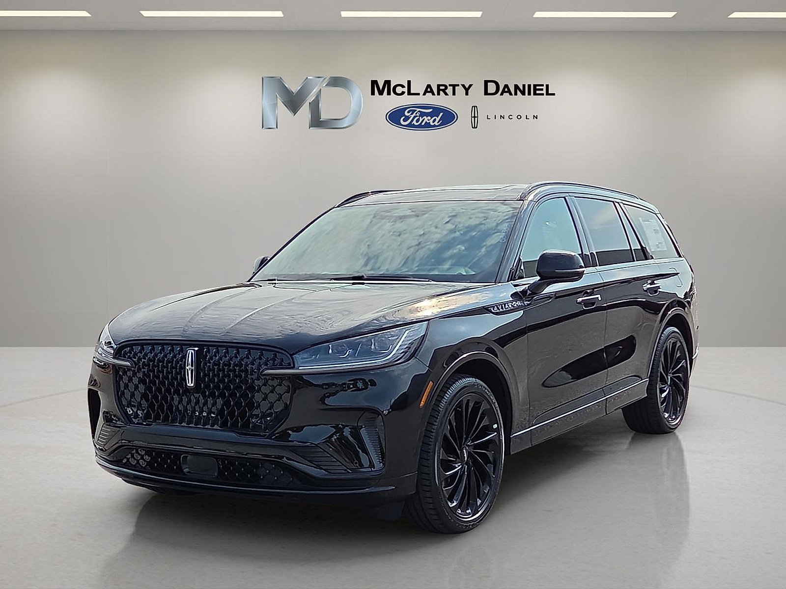 Used 2026 Lincoln Aviator Reserve AWD/4WD image 2