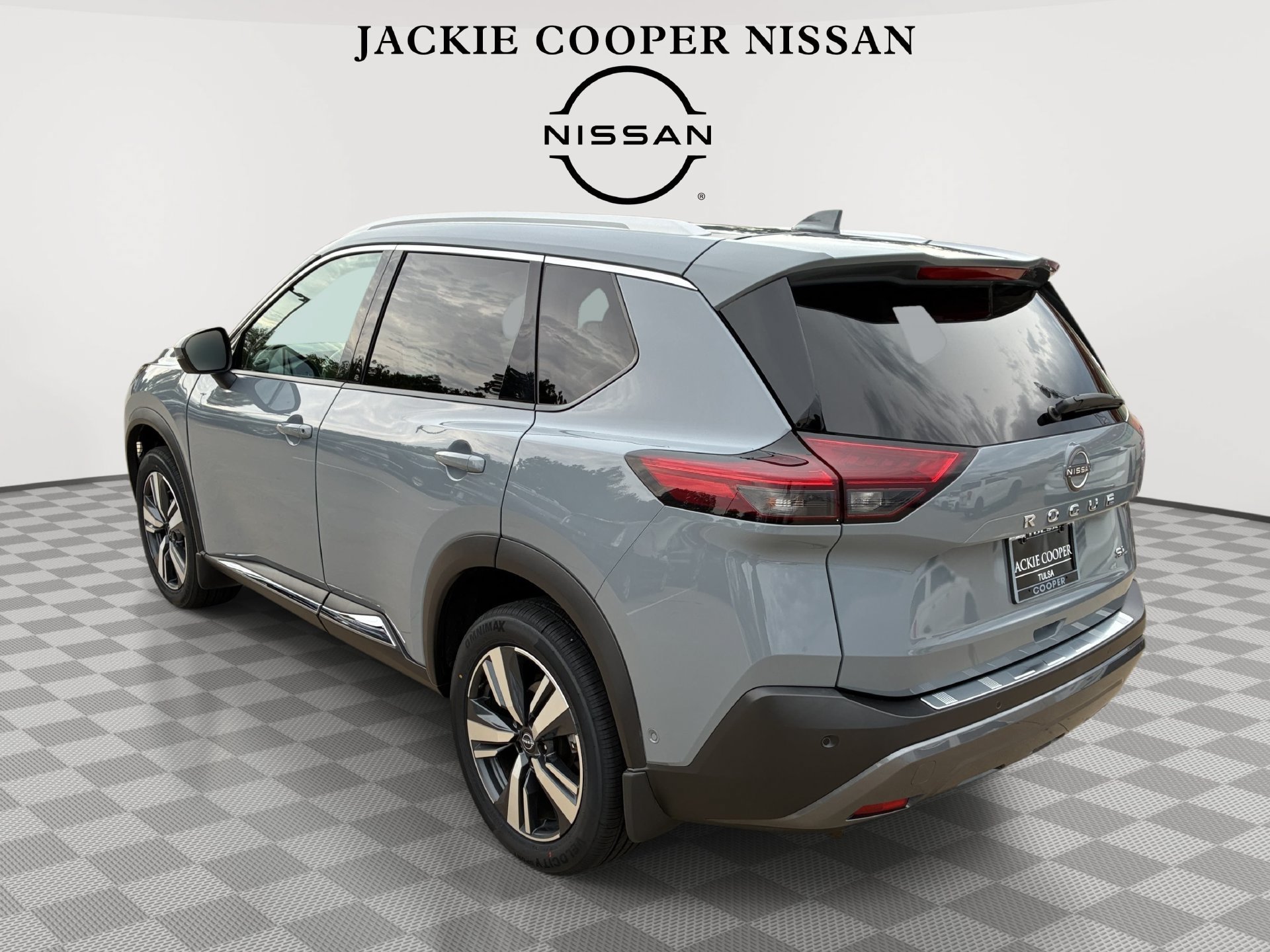 Used 2023 Nissan Rogue SL w/ SL Premium Package FWD image 7