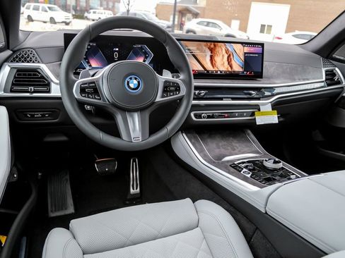 New 2026 BMW X5 xDrive50e w/ Executive Package image 10
