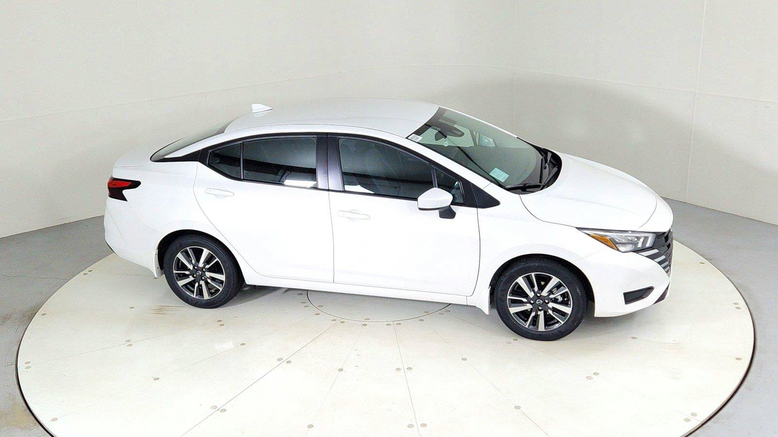 Used 2025 Nissan Versa SV w/ Trunk Package FWD image 41