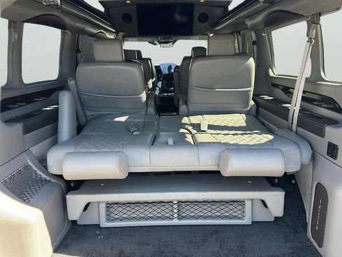 Used 2023 Ford Transit 150 Low Roof AWD image 25