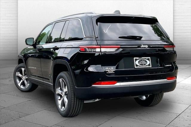 New 2026 Jeep Grand Cherokee Limited w/ Luxury Tech Group II AWD/4WD image 17