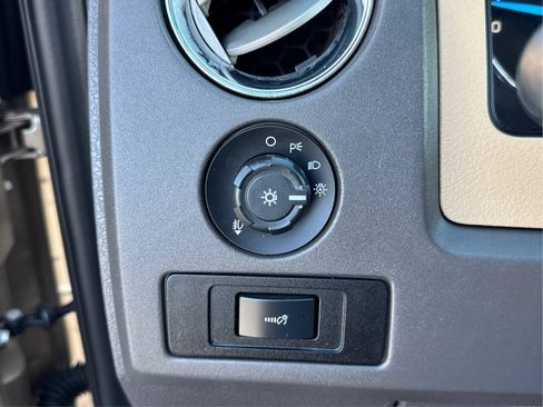 Used 2013 Ford F150 XLT w/ Luxury Equipment Group AWD/4WD image 16