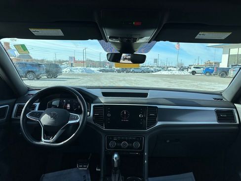 Used 2021 Volkswagen Atlas Cross Sport SEL R-Line image 12