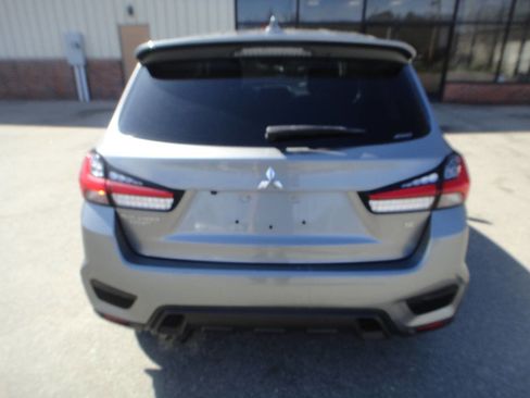 Used 2021 Mitsubishi Outlander Sport SE image 5