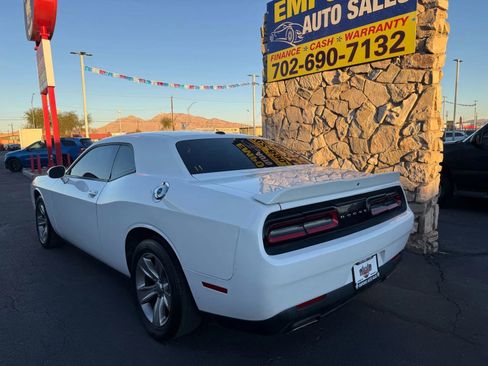Used 2020 Dodge Challenger SXT image 5