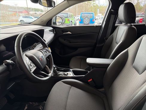 Used 2025 Buick Encore GX Preferred image 11