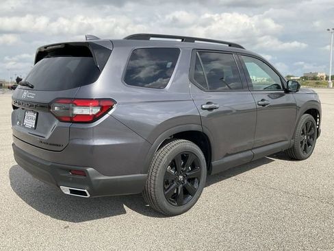 Used 2025 Honda Pilot Black Edition image 14