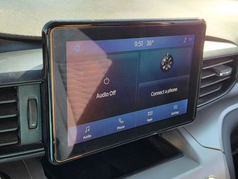 Used 2021 Ford Explorer XLT image 18