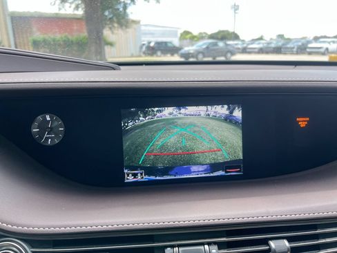 Used 2019 Lexus LS 500 w/ Accessory Package (Z2) RWD image 23