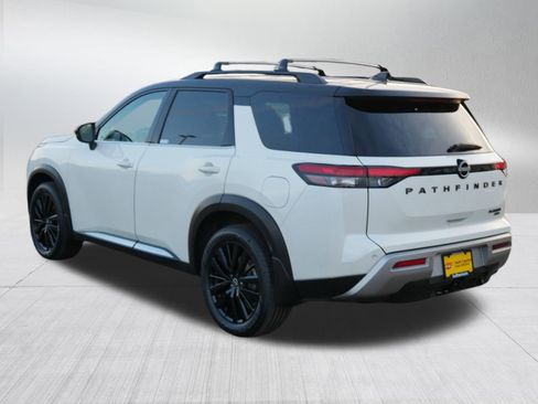 Used 2023 Nissan Pathfinder Platinum image 5