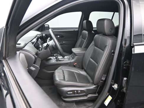 Used 2023 Chevrolet Traverse RS image 25