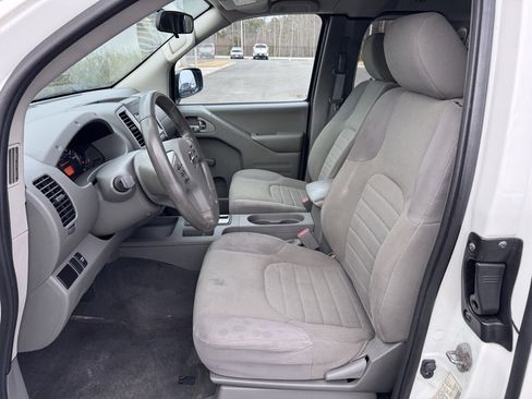 Used 2019 Nissan Frontier S image 8