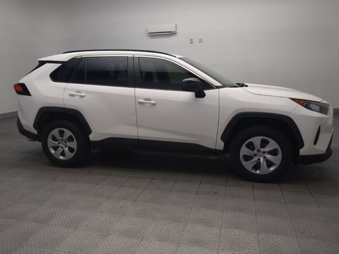 Used 2020 Toyota RAV4 LE AWD/4WD image 11