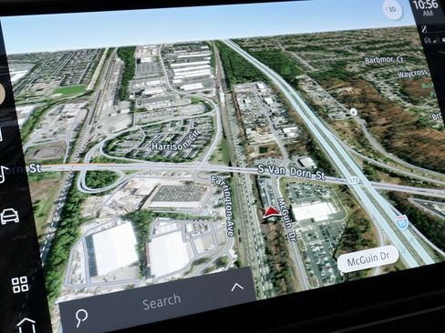 Used 2024 Land Rover Discovery S image 59