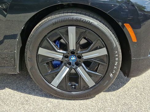 Used 2023 BMW iX xDrive50 w/ Premium Package AWD/4WD image 8