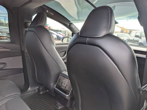 Used 2024 Tesla Model X image 18