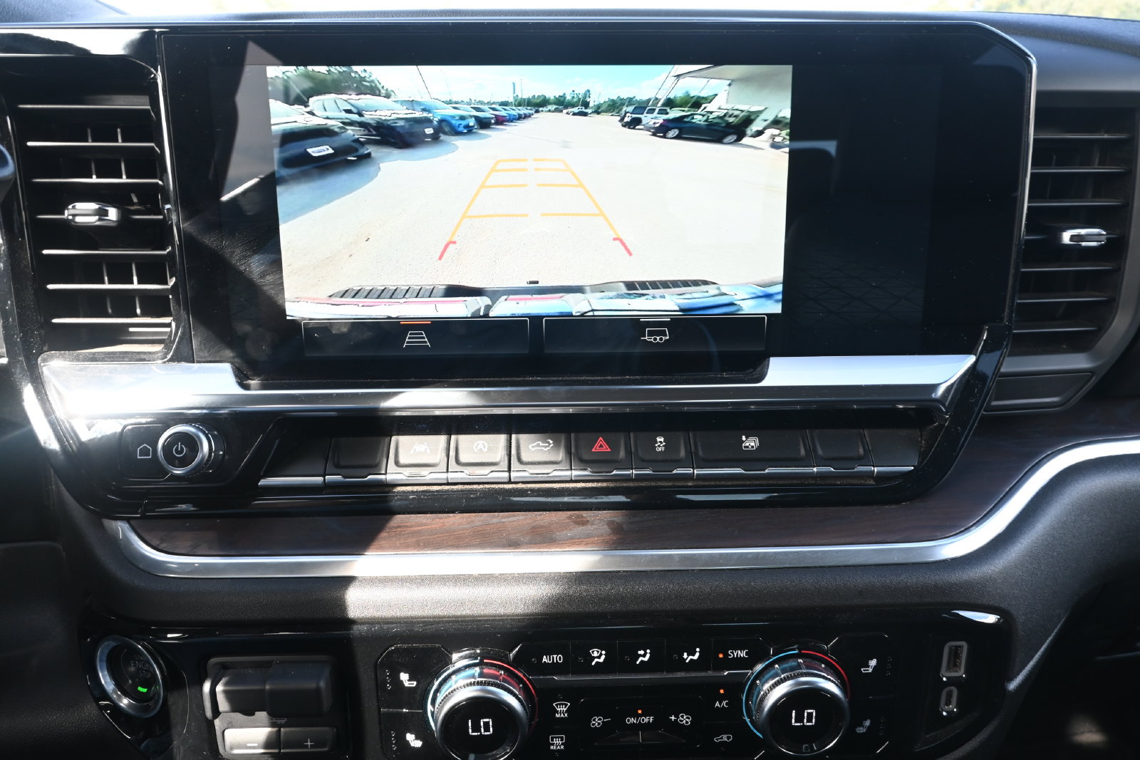Used 2025 GMC Sierra 1500 SLT AWD/4WD image 18
